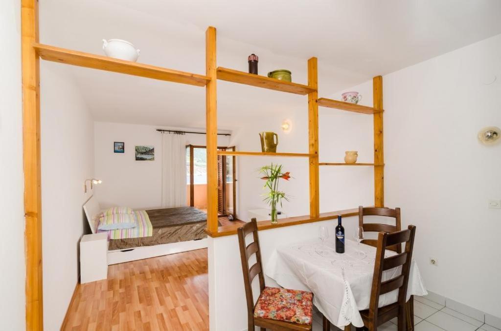 Apartments Bezek Trstenik  Eksteriør billede